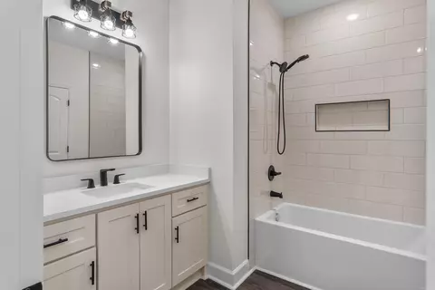 Bath - 515 Madeleine Cir, Austin, AR 72007 photo 3 of 7