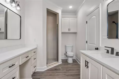 Bath - 515 Madeleine Cir, Austin, AR 72007 photo 1 of 7