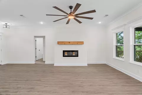 Living - 513 Madeleine Cir, Austin, AR 72007 photo 3 of 4