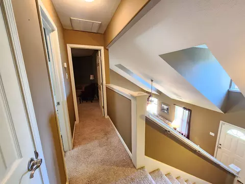 Entry Way - 108 Meadows Ln, Beebe, AR 72012 photo 4 of 5