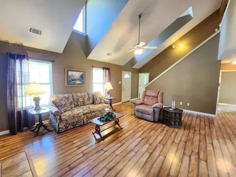 Living - 108 Meadows Ln, Beebe, AR 72012 photo 4 of 4