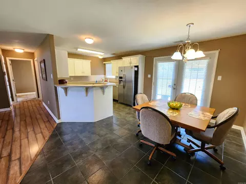 Entry Way - 108 Meadows Ln, Beebe, AR 72012 photo 2 of 5