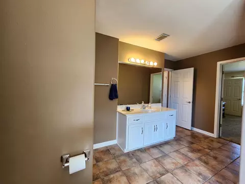 Bath - 108 Meadows Ln, Beebe, AR 72012 photo 5 of 7