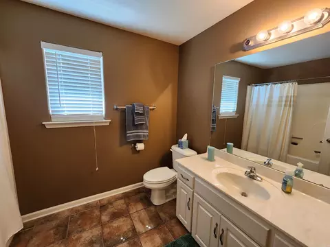 Bath - 108 Meadows Ln, Beebe, AR 72012 photo 6 of 7