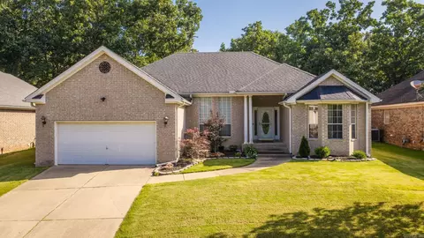 6916 Park Meadowns Dr, Sherwood, AR 72120