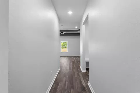 Entry Way - 118 S Apple, Beebe, AR 72012 photo 2 of 7