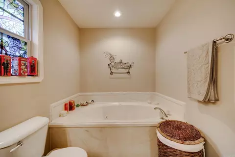 Bath - 1665 Highpoint Dr, Conway, AR 72034 photo 1 of 4