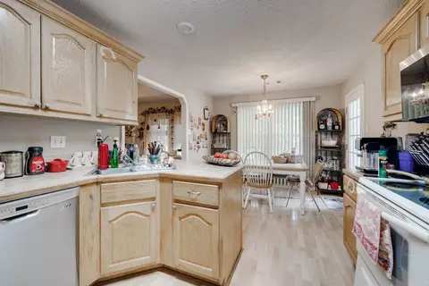Kitchen - 1665 Highpoint Dr, Conway, AR 72034 photo 4 of 4