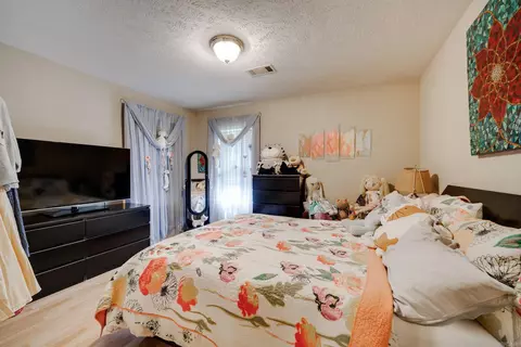 Bedroom - 1665 Highpoint Dr, Conway, AR 72034 photo 4 of 5