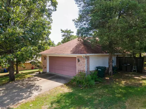Exterior - 1665 Highpoint Dr, Conway, AR 72034 photo 9 of 12