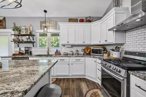 Kitchen - 1325 W Cleland Rd, Cabot, AR 72023 photo 2 of 3