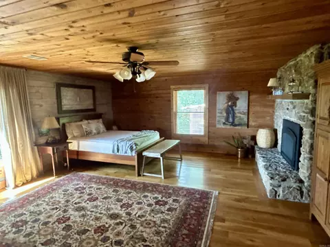 Bedroom - 3684 Lute Mountain Rd, Shirley, AR 72153 photo 1 of 6