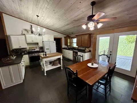 Kitchen - 3684 Lute Mountain Rd, Shirley, AR 72153 photo 1 of 3