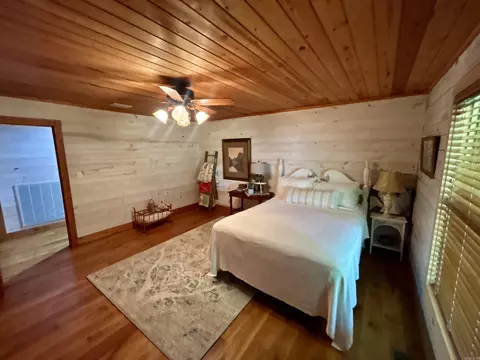 Bedroom - 3684 Lute Mountain Rd, Shirley, AR 72153 photo 5 of 6