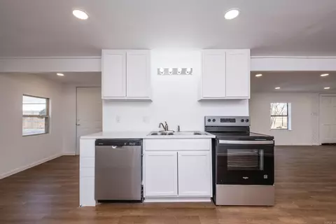 Kitchen - 13118 Old River Dr, Scott, AR 72142 photo 1 of 1