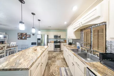 Kitchen - 199 County Road 250, Thayer, MO 65791 photo 3 of 3