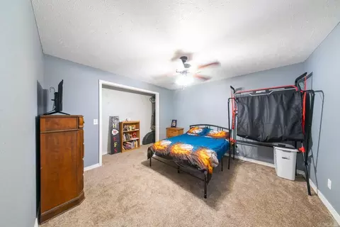 Bedroom - 199 County Road 250, Thayer, MO 65791 photo 2 of 3