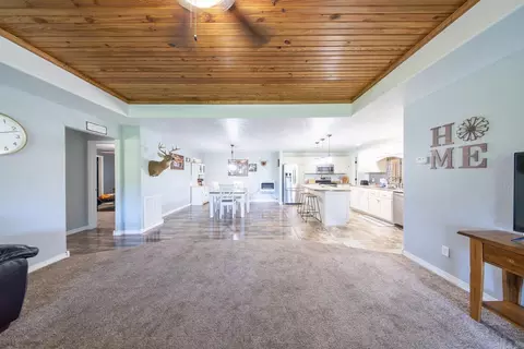Entry Way - 199 County Road 250, Thayer, MO 65791 photo 1 of 1