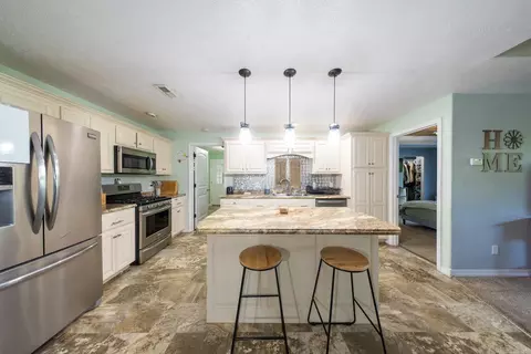 Kitchen - 199 County Road 250, Thayer, MO 65791 photo 1 of 3