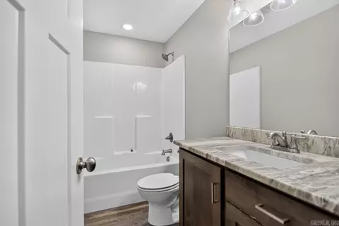 Bath - 112 E Sunset Dr, Sheridan, AR 72150 photo 1 of 2