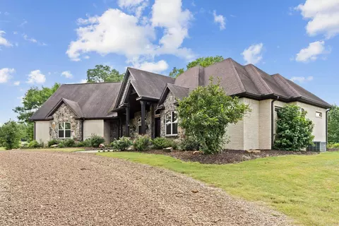 Exterior - 320 Round Mountain Rd, Conway, AR 72034 photo 2 of 8