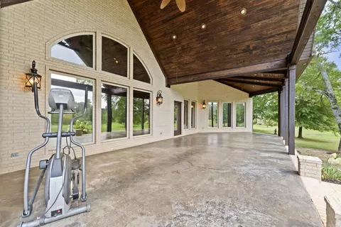Exterior - 320 Round Mountain Rd, Conway, AR 72034 photo 4 of 8