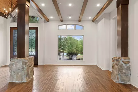 Living - 320 Round Mountain Rd, Conway, AR 72034 photo 4 of 6