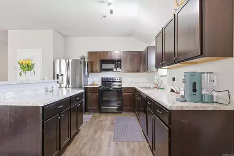 Kitchen - 69 Dunnaway Dr, Austin, AR 72007 photo 2 of 3