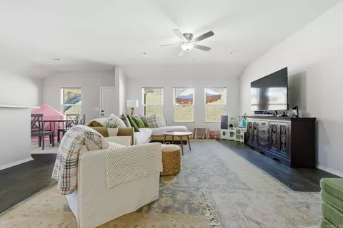 Living - 69 Dunnaway Dr, Austin, AR 72007 photo 1 of 2