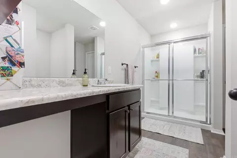 Bath - 69 Dunnaway Dr, Austin, AR 72007 photo 1 of 4