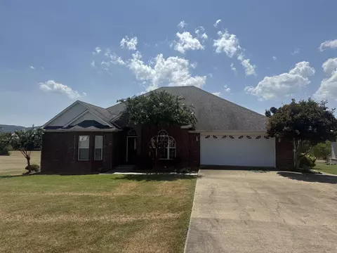 90 Emerald Ln, Greers Ferry, AR 72067