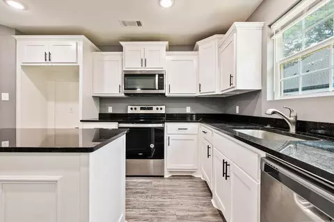 Kitchen - 2310 Tyler St, Benton, AR 72019 photo 1 of 4