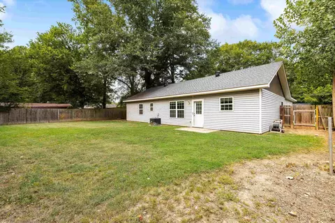 Exterior - 2310 Tyler St, Benton, AR 72019 photo 2 of 10