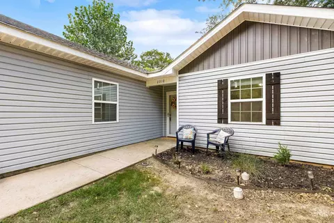 Exterior - 2310 Tyler St, Benton, AR 72019 photo 8 of 10
