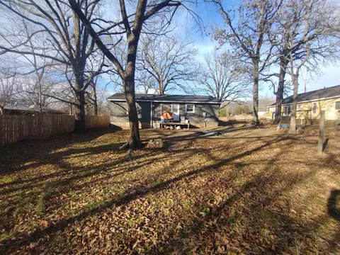 Exterior - 609 E Webb, Mountain View, AR 72560 photo 2 of 5