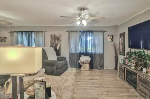 Living - 505 7th St, Marked Tree, AR 72365 photo 4 of 5