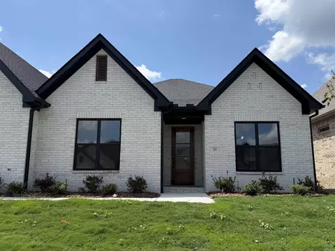 209 Edgewood Cir, Little Rock, AR 72223