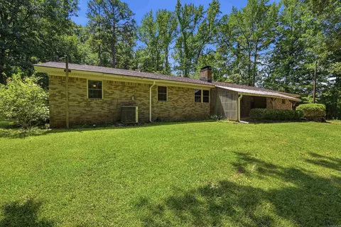 Exterior - 623 Beverly Dr, Benton, AR 72019 photo 6 of 9