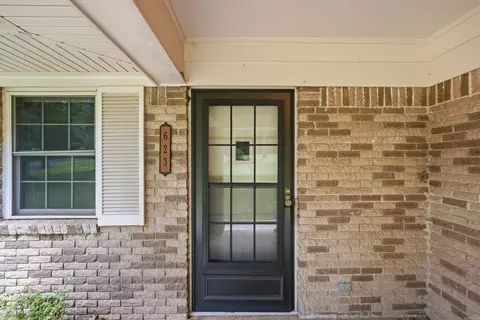 Entry Way - 623 Beverly Dr, Benton, AR 72019 photo 1 of 2