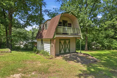 Exterior - 623 Beverly Dr, Benton, AR 72019 photo 2 of 9