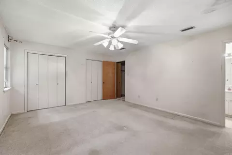 Bedroom - 623 Beverly Dr, Benton, AR 72019 photo 6 of 7
