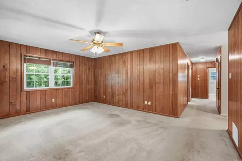 Living - 623 Beverly Dr, Benton, AR 72019 photo 4 of 5