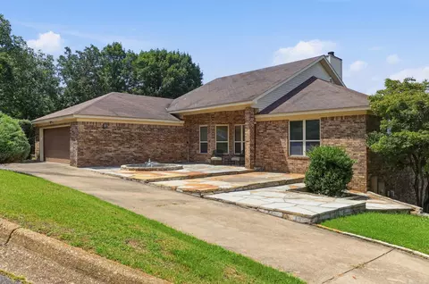 2 Greathouse Bnd, Little Rock, AR 72207