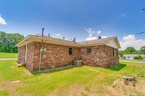 Exterior - 205 Vine St, Malvern, AR 72104 photo 4 of 4