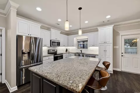 Kitchen - 10 Mallard Cv, Austin, AR 72007 photo 2 of 6