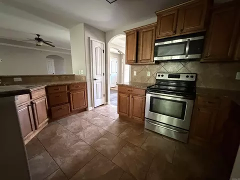 Kitchen - 1065 Skyline Dr, Alexander, AR 72002 photo 1 of 4