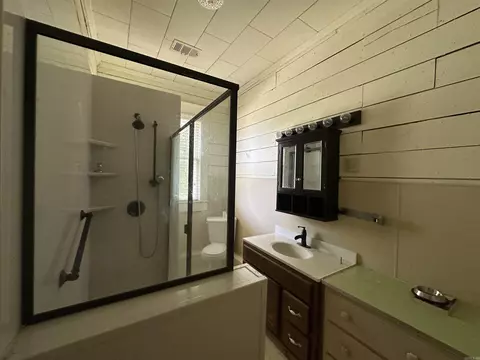 Bath - 502 W 6th St, Rector, AR 72461 photo 1 of 1