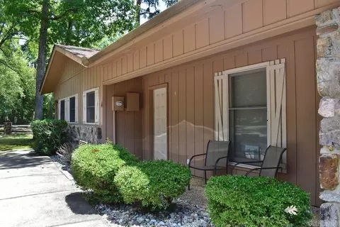 4 Orantes Pl, Hot Springs Village, AR 71909