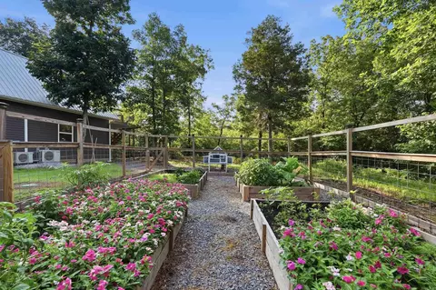 Exterior - 950 Sunny Slope Rd, Edgemont, AR 72044 photo 8 of 12