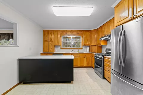 Kitchen - 91 E Main St, Greenbrier, AR 72058 photo 2 of 3